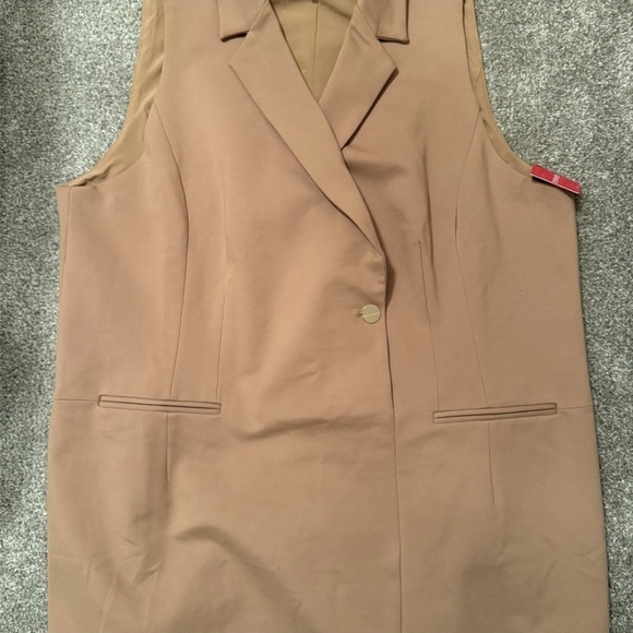SPANX Elegant Tan Sleeveless Blazer Dress - Picture 2 of 9